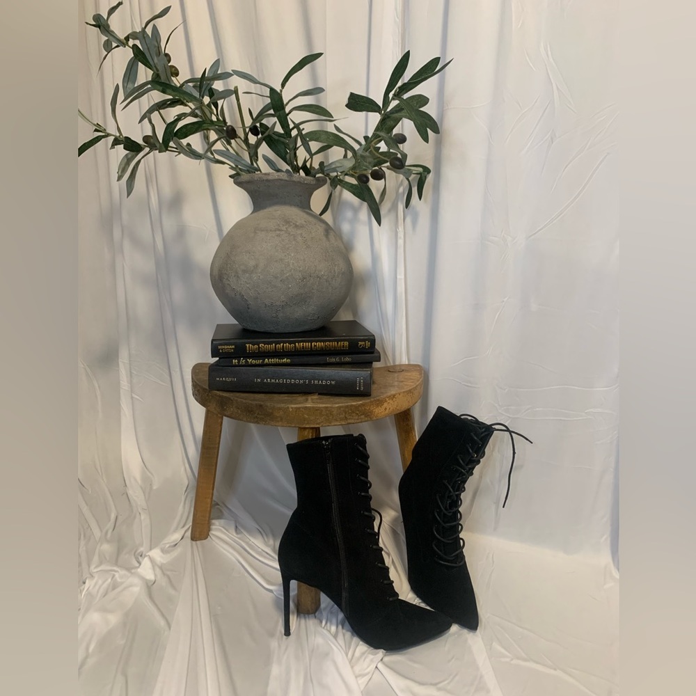 Steve Madden Lace up Booties